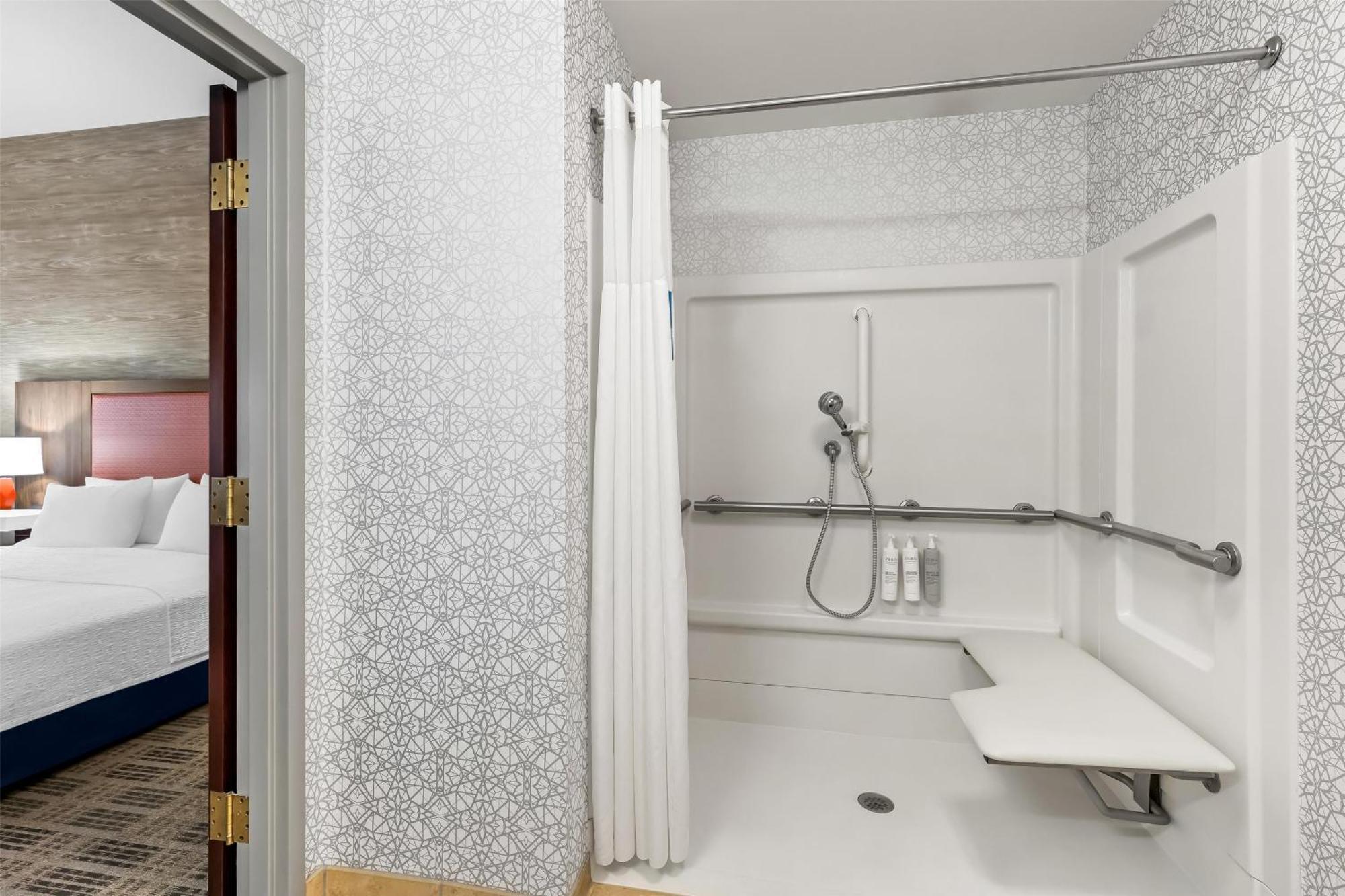 King Room with Roll-In Shower - Mobility Access/Non-Smoking